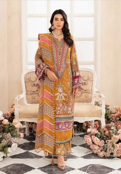 Kiara Embroidered Pakistani Salwar Kameez